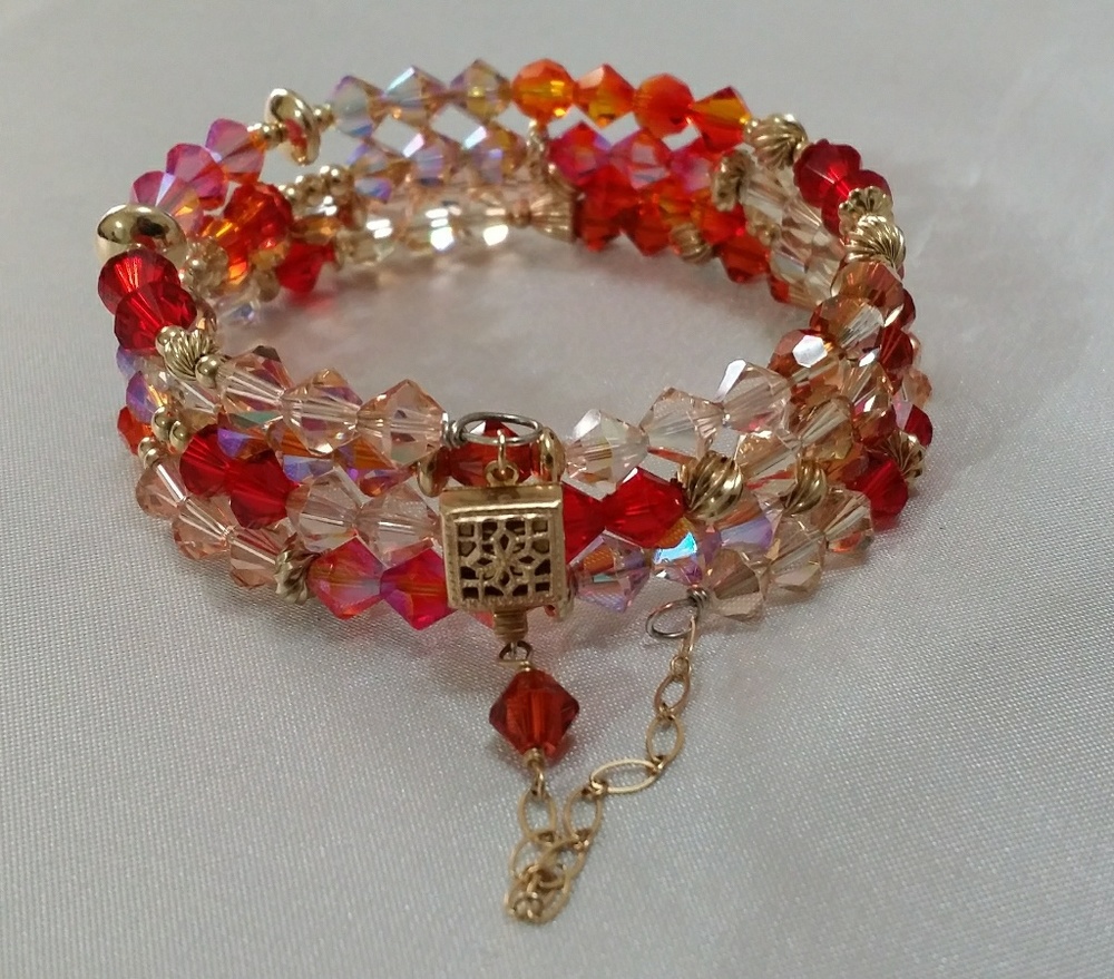 HUES OF RED - Memory bracelet